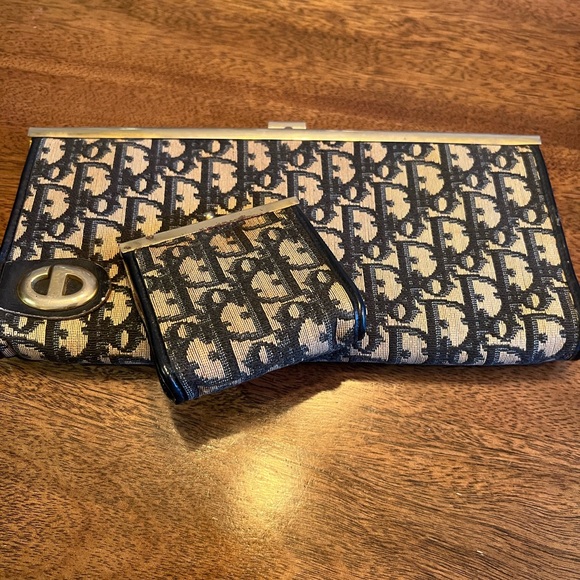 Dior Black and Cream Monogram Key & Card Holder…they don’t make them anymore - Picture 1 of 8
